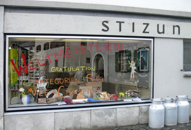 Andeer gratuliert seiner Weltmeisterin